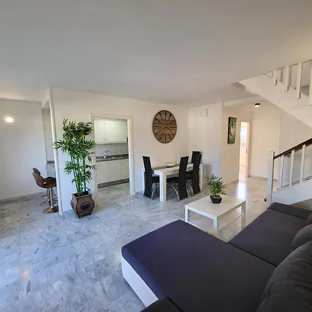 Exclusive Penthouse In Downtown Cristianos Apartmán