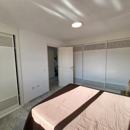 Exclusive Penthouse In Downtown Cristianos Apartmán